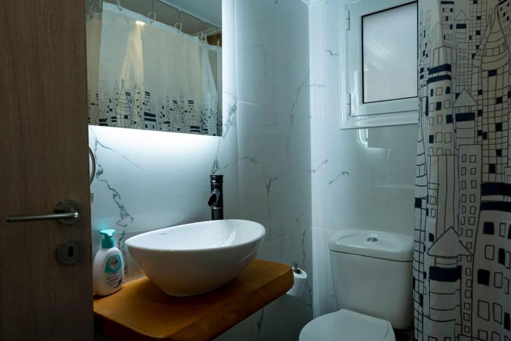 Apartament Loftliving 1 By Αττικο Νοσοκομειο Ateny Zewnętrze zdjęcie
